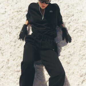 Alo Yoga Accolade Straight Leg Sweatpant Black